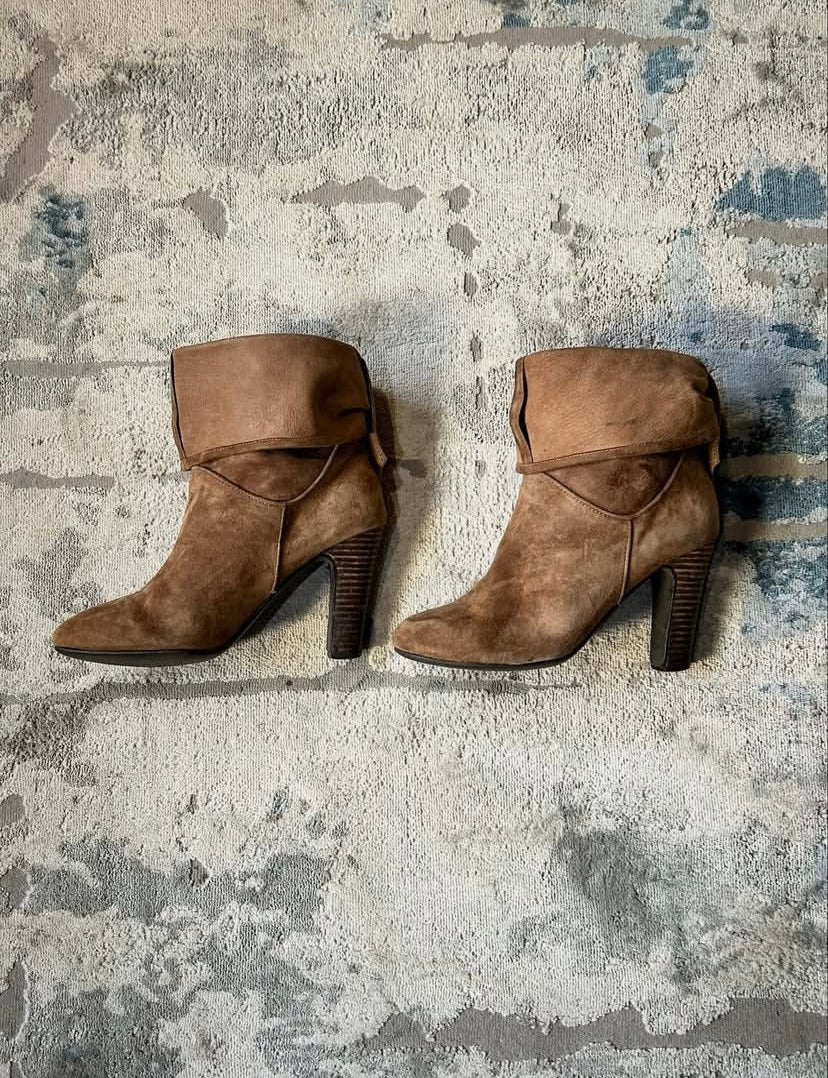 Fold over brown suede boot heel
