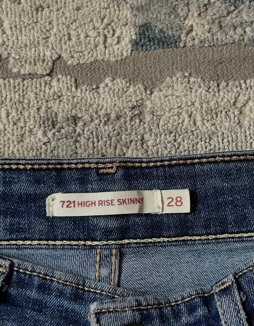 Levi’s 721 high rise Jeans