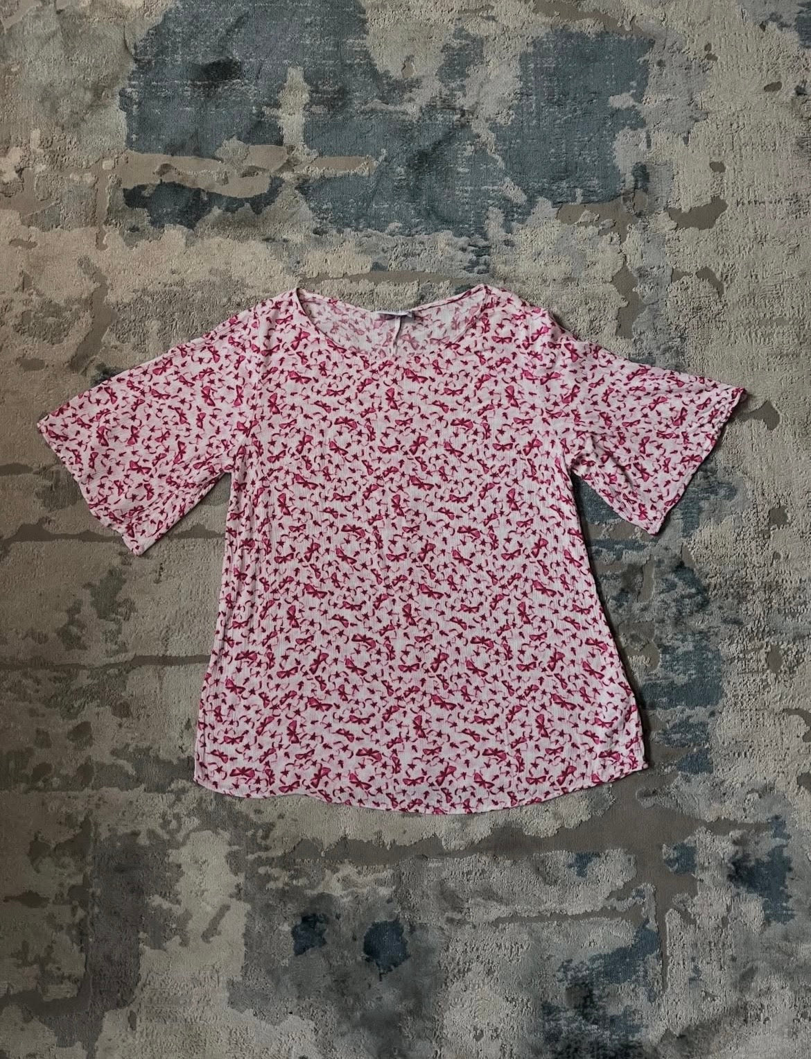 Bow pattern blouse