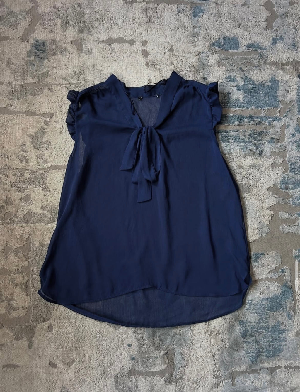 Short sleeve blouse with bow
