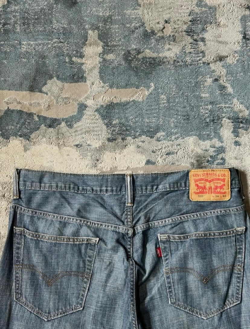 Levi’s 569 Jeans