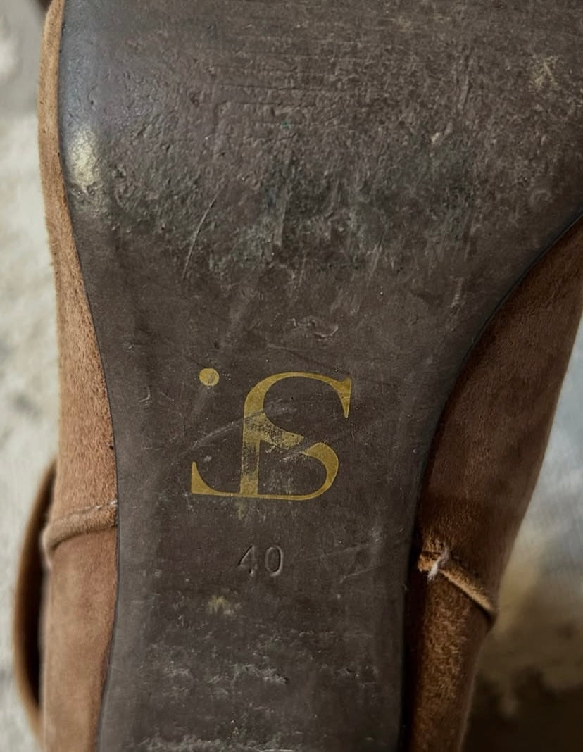 Fold over brown suede boot heel