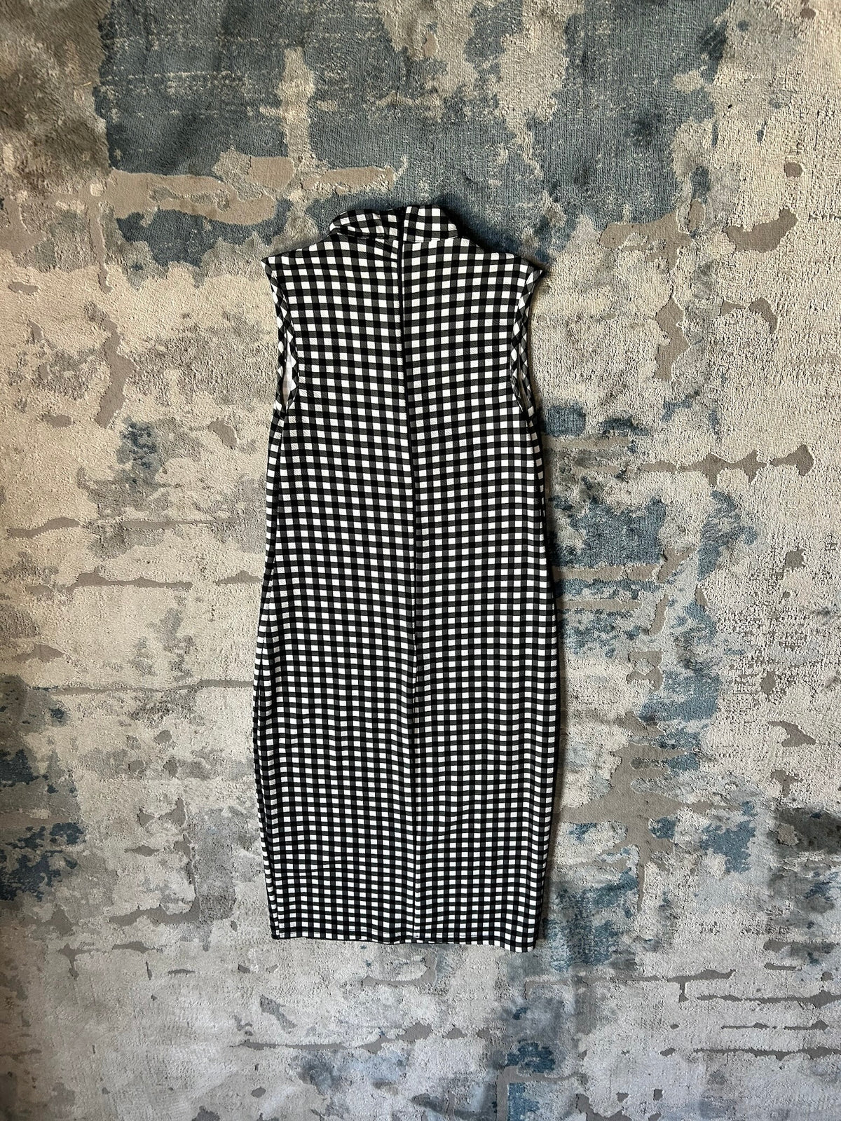 Sleeveless dress