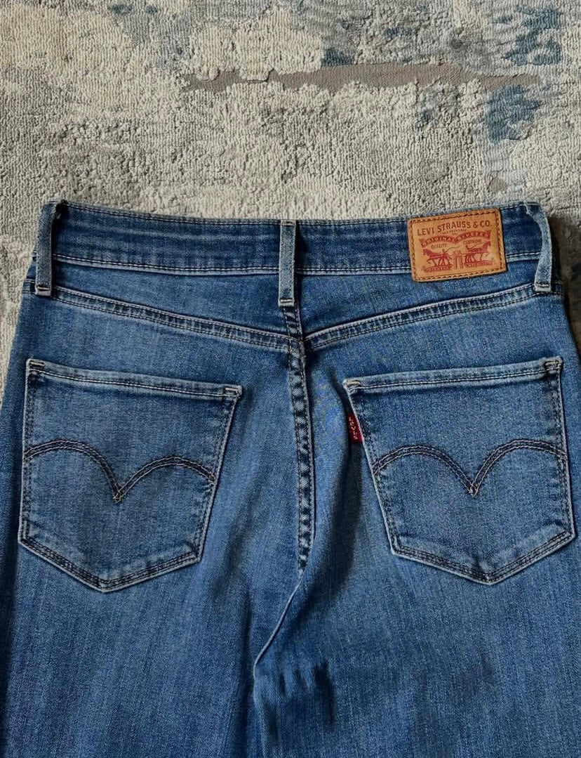 Levi’s 721 high rise Jeans