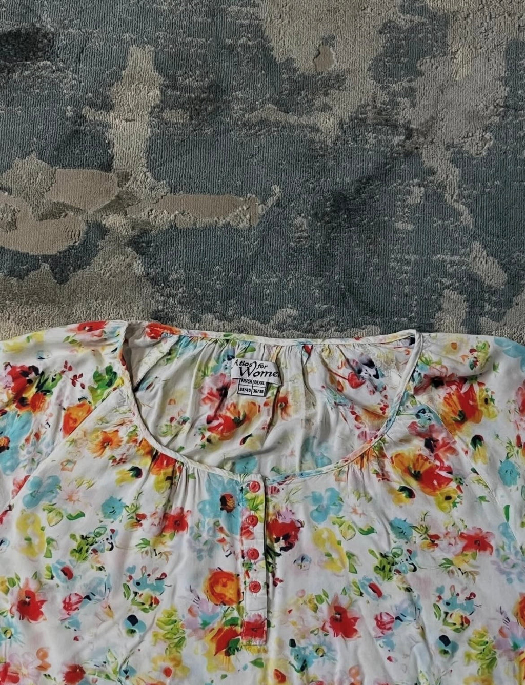 Floral print blouse