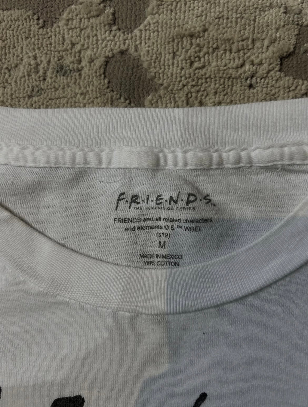 Friends graphic t-shirt