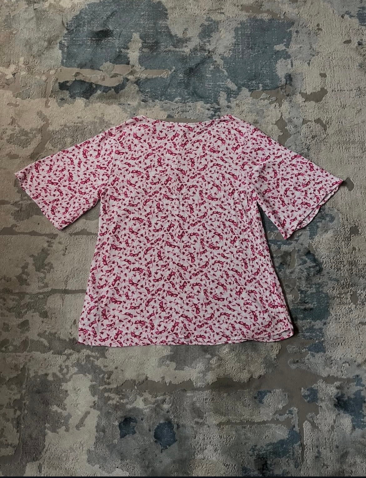 Bow pattern blouse