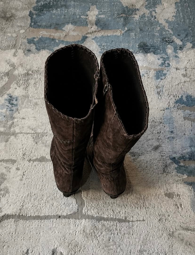 Brown Italian suede boot heel