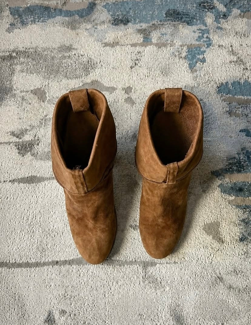 Fold over brown suede boot heel